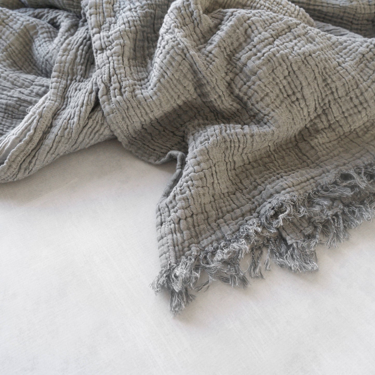 JOJO - 4 Layer Gauze Muslin Throw Blanket/ Bedcover: 90 in X 95 in